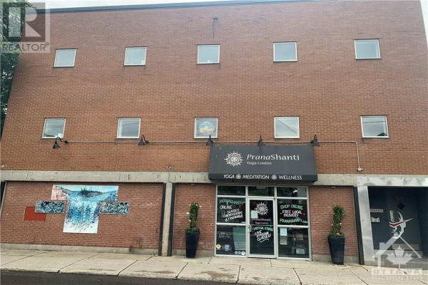 52 ARMSTRONG STREET, Ottawa