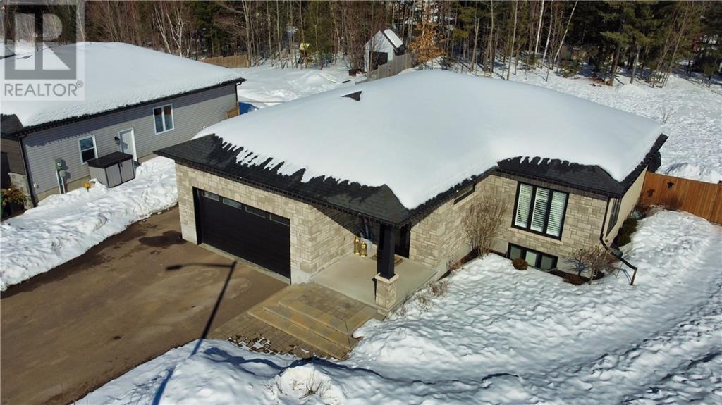 Listing 1332316 - Large Photo # 2