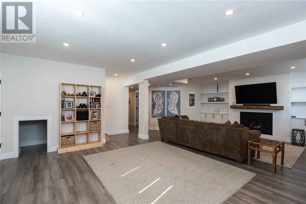 Listing 1332316 - Large Photo # 21