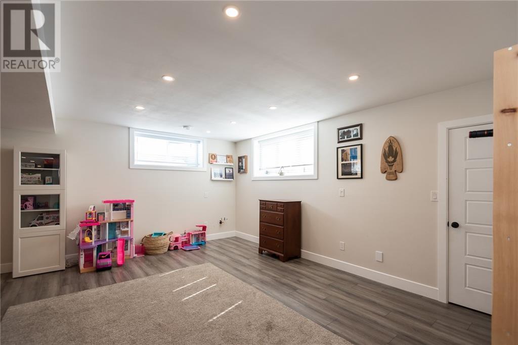 Listing 1332316 - Large Photo # 23