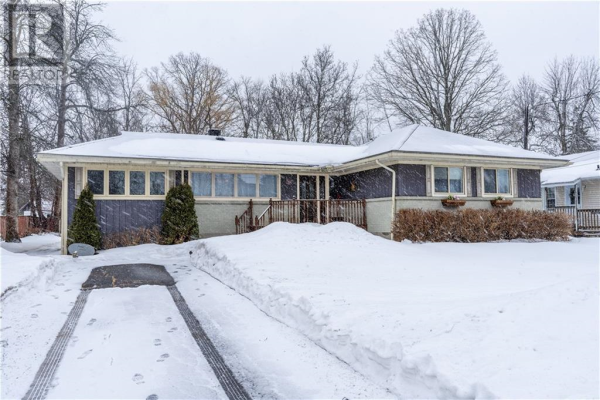 1504 JANE STREET, Cornwall