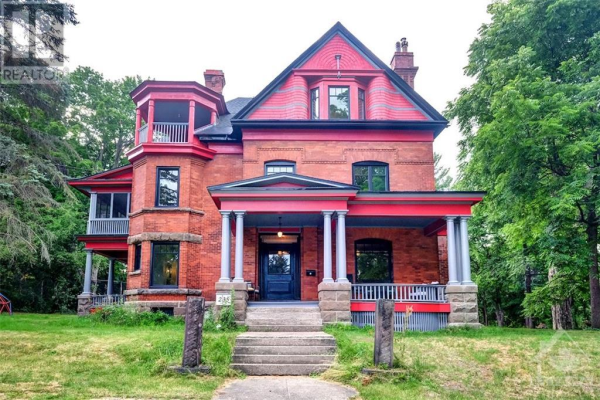 235 HIGH STREET, Carleton Place