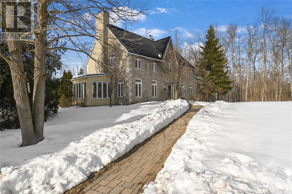 Listing 1332633 - Large Photo # 2