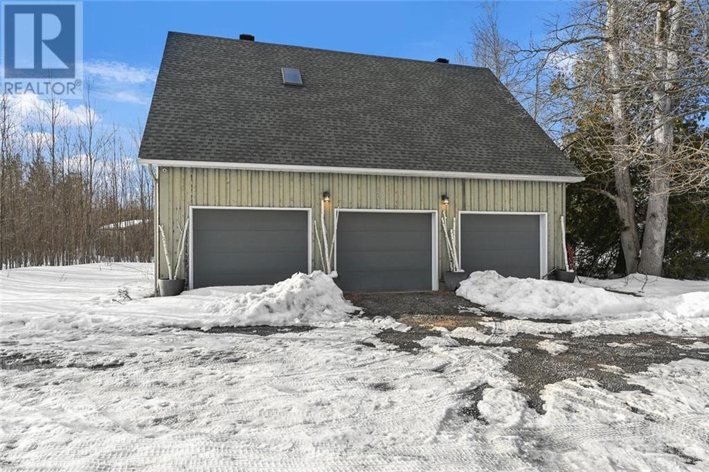 Listing 1332633 - Large Photo # 25