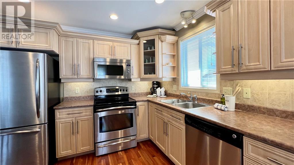 Listing 1332637 - Large Photo # 6