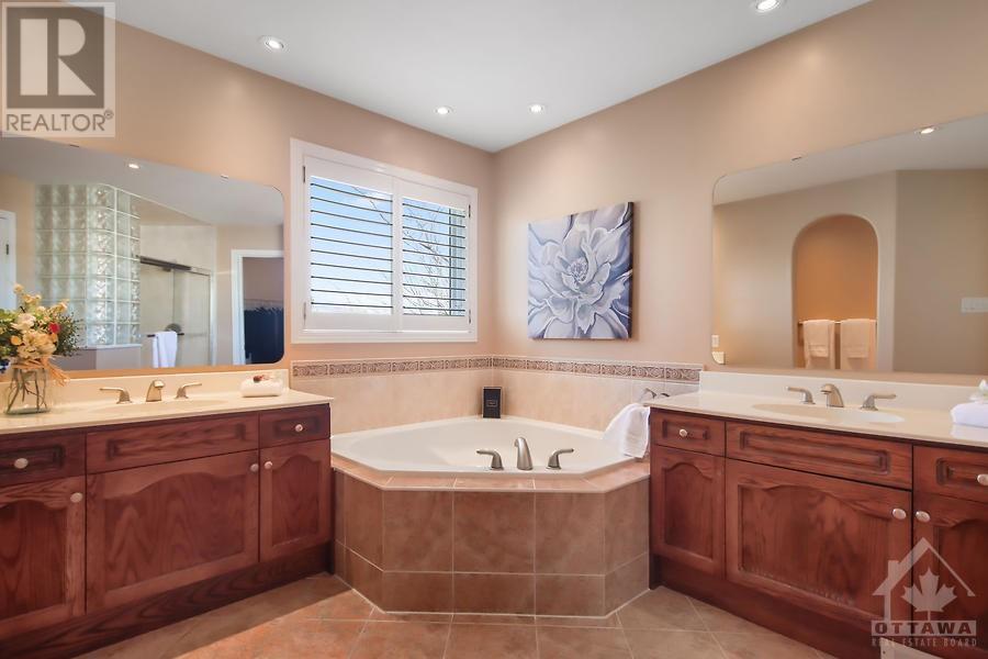 Listing 1332739 - Large Photo # 23