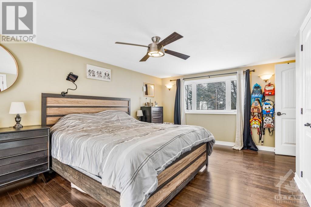 Listing 1332753 - Large Photo # 12