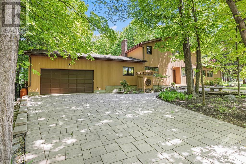 Listing 1332797 - Large Photo # 1