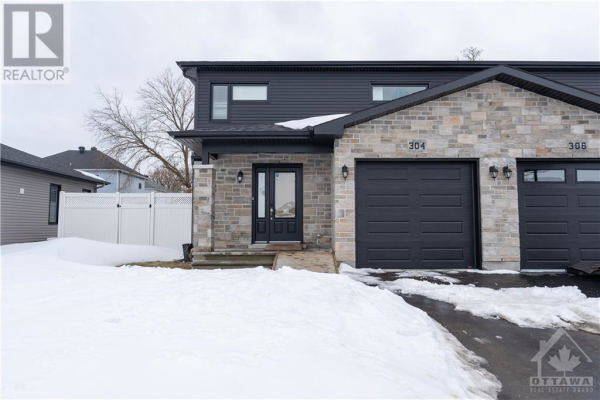 304 BELFORT CRESCENT, Cornwall