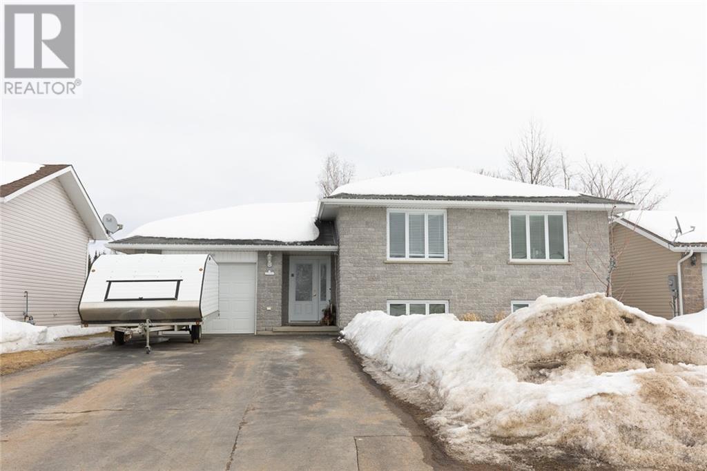 Listing 1332989 - Large Photo # 2