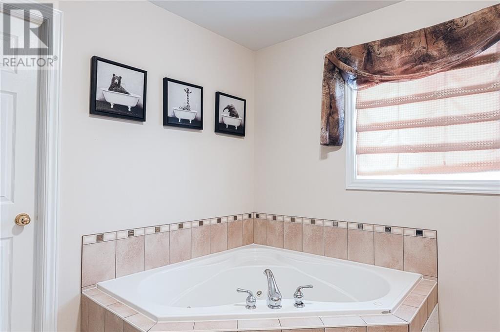 Listing 1332989 - Large Photo # 14