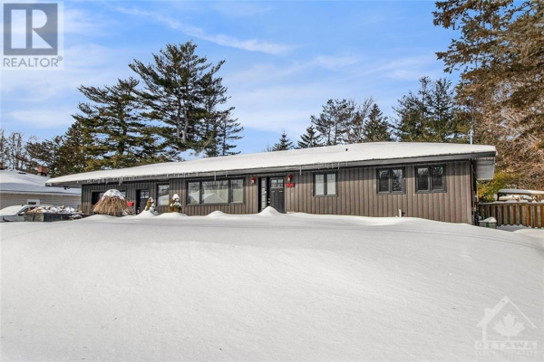 809 BRIAR HILL AVENUE, Cornwall