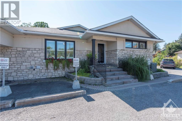 5510 MANOTICK MAIN STREET, Manotick