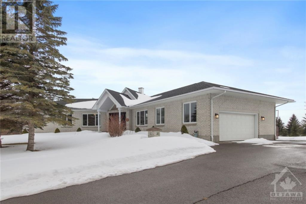 206 ALMA COURT, Ottawa