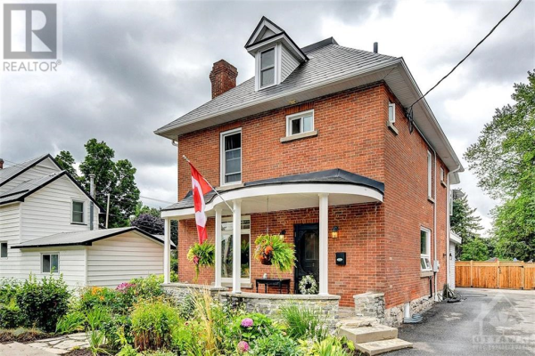122 OTTAWA STREET, Arnprior