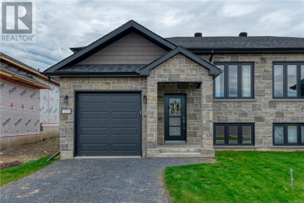 2419 WATSON CRESCENT, Cornwall