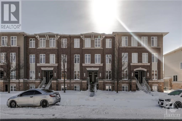 730 CHAPMAN MILLS DRIVE UNIT#B, Nepean