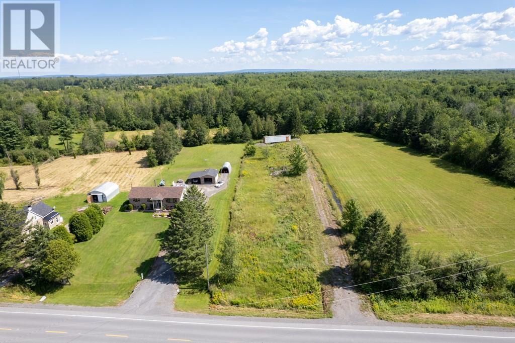 Listing 1334444 - Large Photo # 1