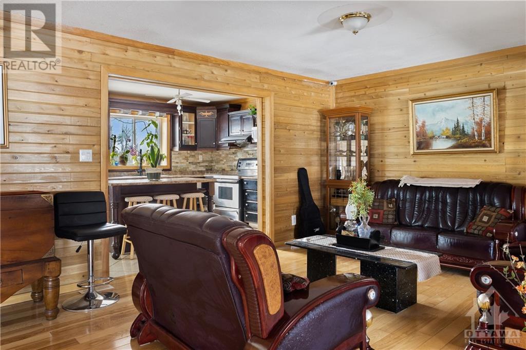 Listing 1334751 - Large Photo # 4