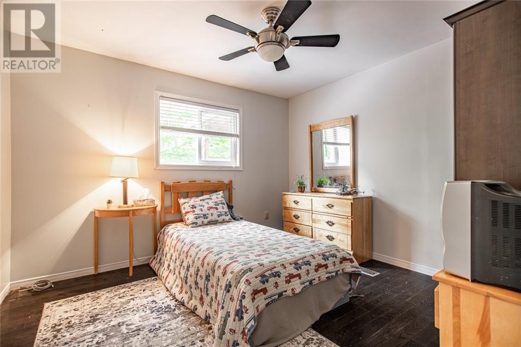 Listing 1336418 - Large Photo # 11
