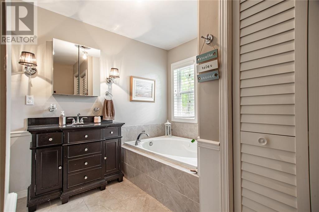 Listing 1336418 - Large Photo # 18