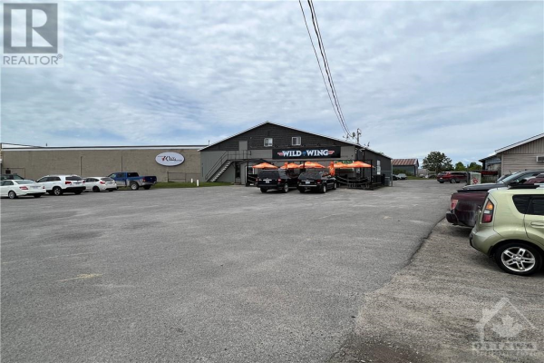 140 15 HIGHWAY, Smiths Falls
