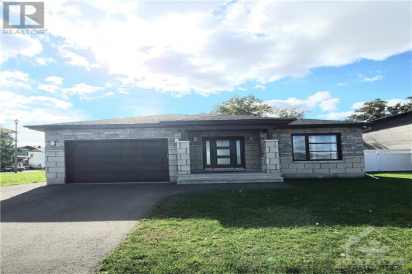 749 WALTON STREET, Cornwall