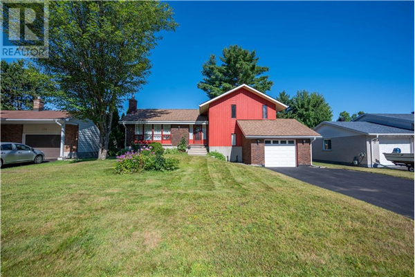 99 FRONTENAC CRESCENT, Deep River