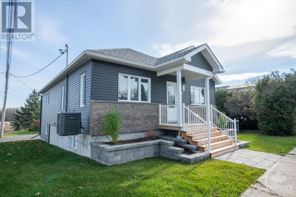 81 BERTHA STREET, Vankleek Hill
