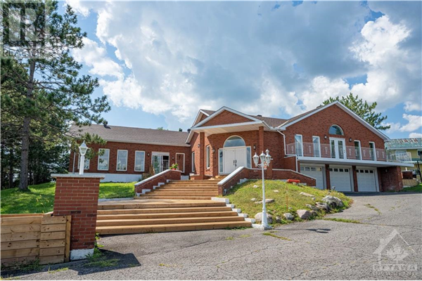 8411 RUSSELL ROAD, Ottawa