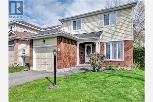 14 HAWLEY CRESCENT, Ottawa