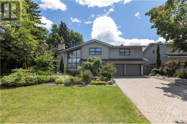 24 COMMANCHE DRIVE, Ottawa
