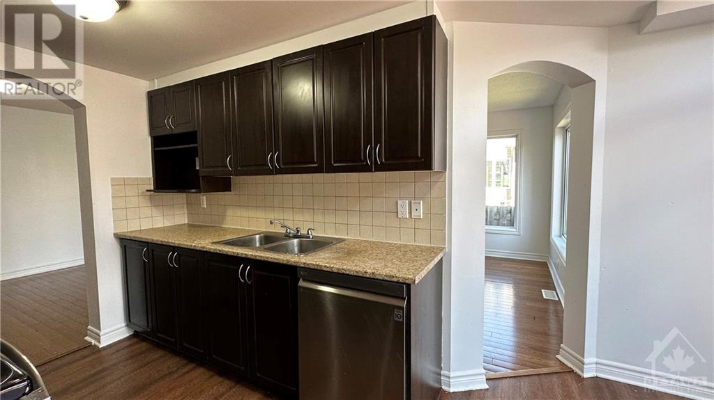 Listing 1340744 - Large Photo # 10