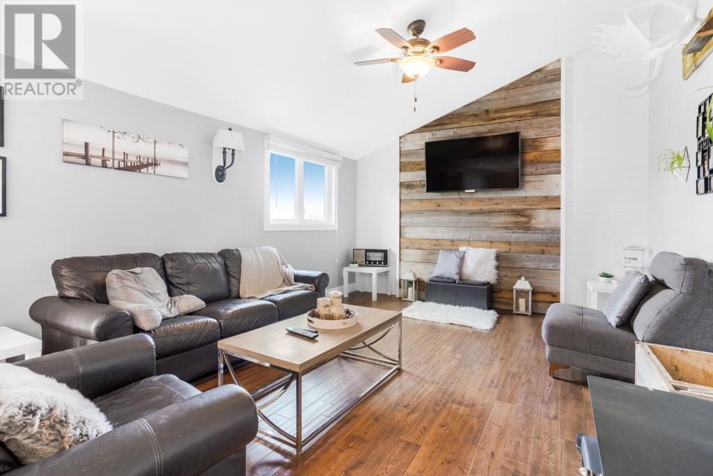 Listing 1340981 - Large Photo # 16