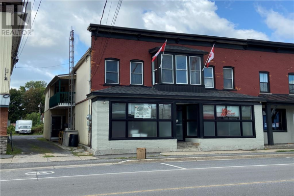 186 MILITARY ROAD S, Lancaster