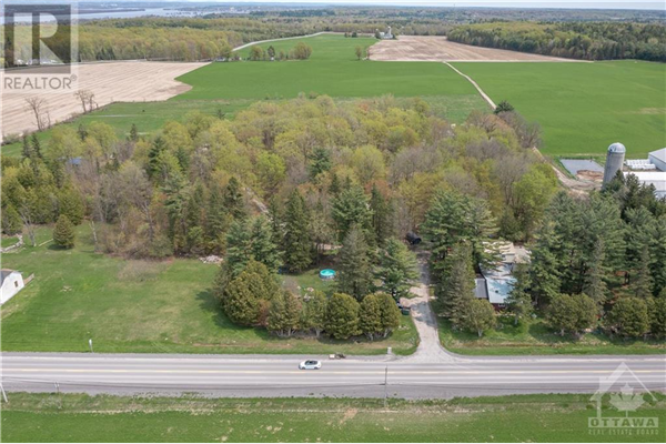 1675 DUNNING ROAD, Cumberland