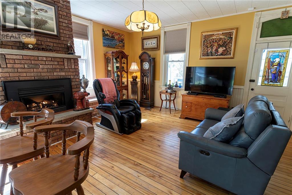 Listing 1341180 - Large Photo # 8