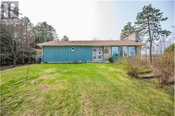 36 LABINE CRESCENT, Petawawa