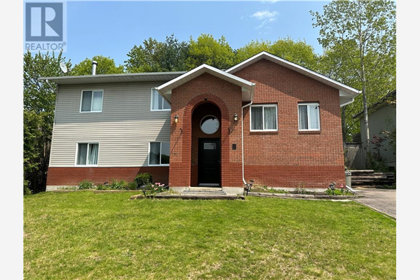 5 POINT CRESCENT, Petawawa