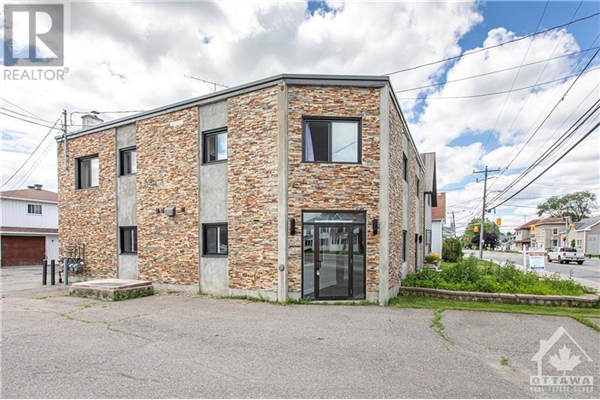 6610 FOURTH LINE ROAD, North Gower