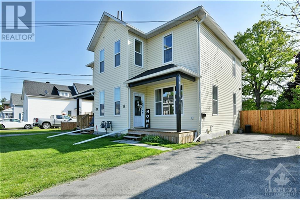 17 SMITHS FALLS AVENUE, Smiths Falls