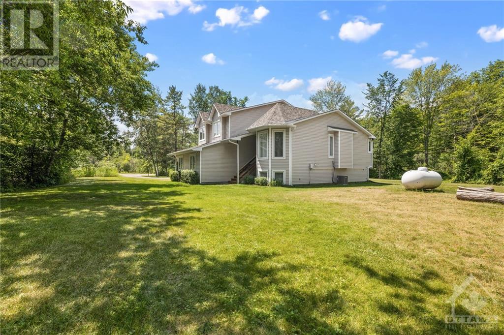 Listing 1342784 - Large Photo # 2