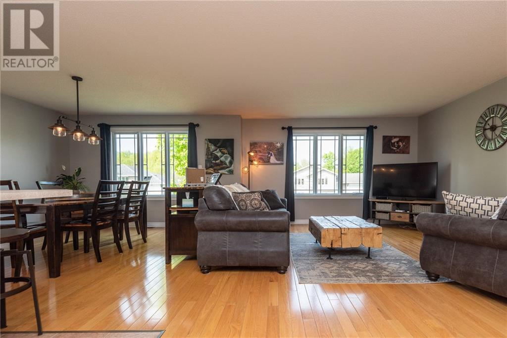 Listing 1342797 - Large Photo # 4