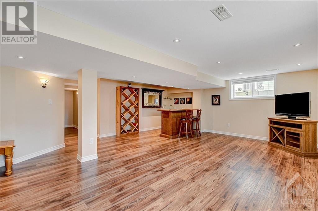 Listing 1342938 - Large Photo # 25