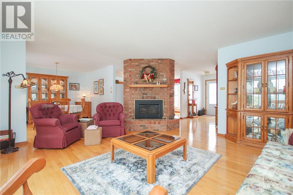 Listing 1342956 - Large Photo # 6