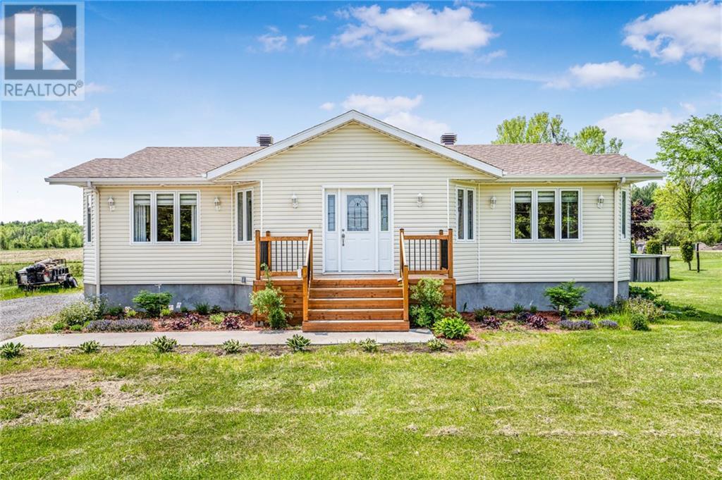 Listing 1343627 - Large Photo # 1