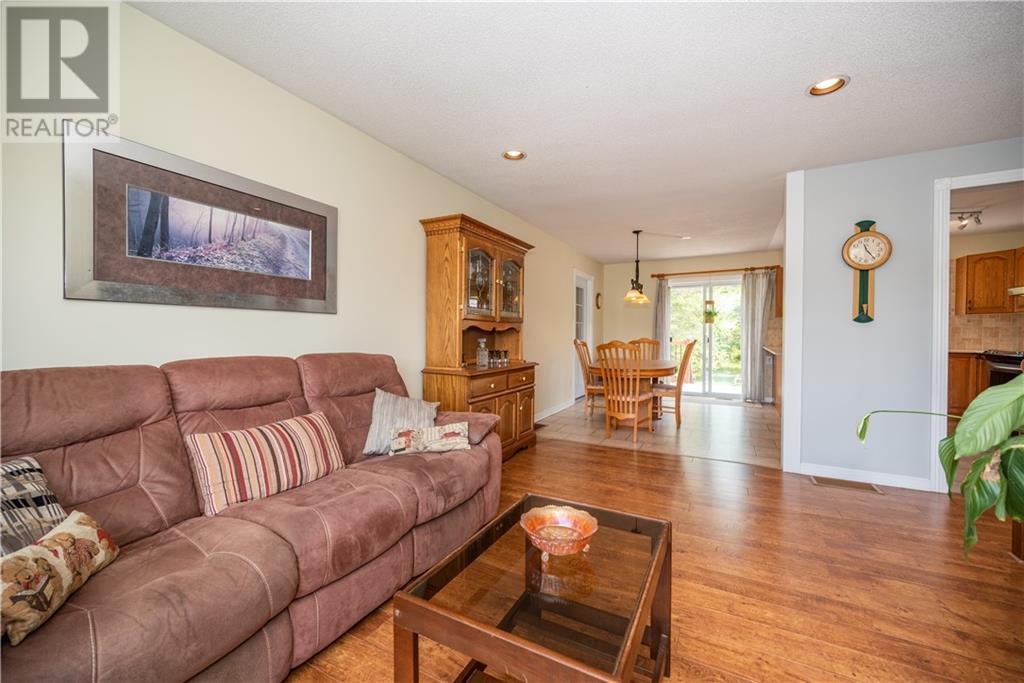 Listing 1343718 - Large Photo # 10