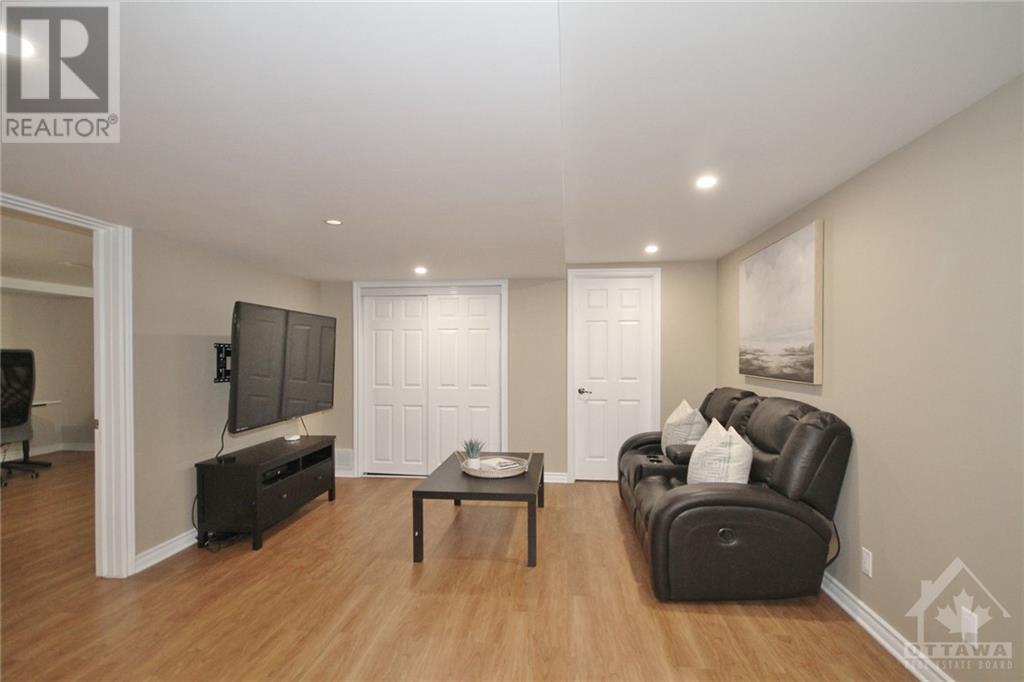 Listing 1344077 - Large Photo # 25