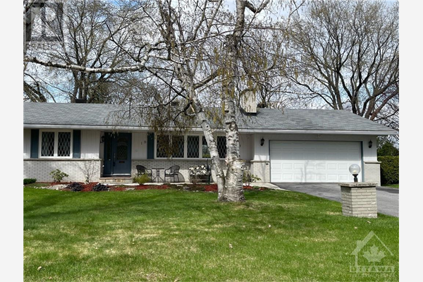 19 MOHAWK CRESCENT, Ottawa