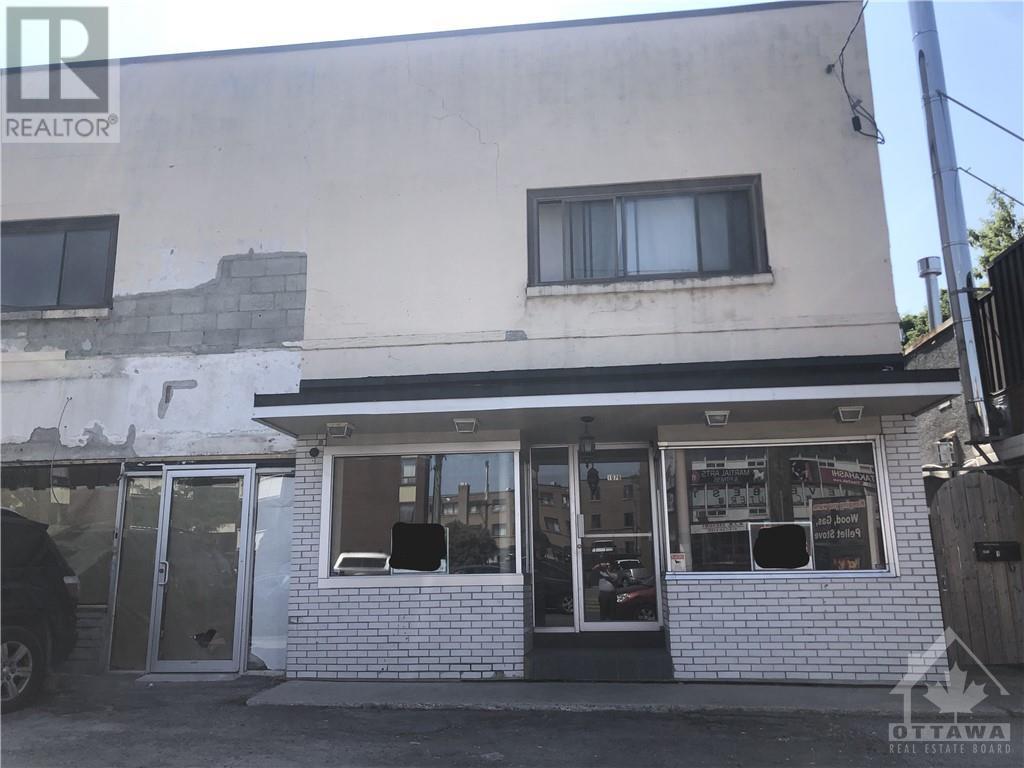 1076 MERIVALE ROAD